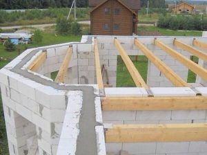 Элементы в доме из газобетона