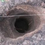 Выкапывание скважины под буронабивные сваи